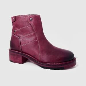 NEW OOBASH women's journey dip dyed hand made boot in wine